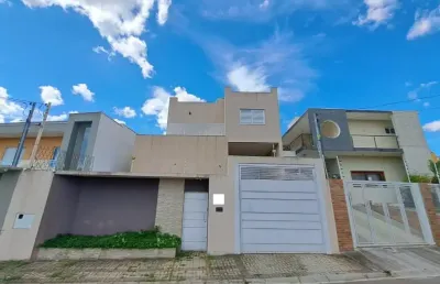 Casa com 4 quartos para alugar na Rua Amábile Lúcia Visintainer, 43, Jardim Santa Paulina, Bragança Paulista