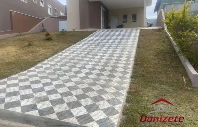 Casa pra venda em condominio vargem grande paulista  -santa adelia