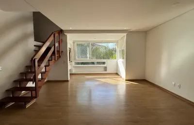 Exclusiva cobertura duplex para locação anual na lagoa da conceição em floripa