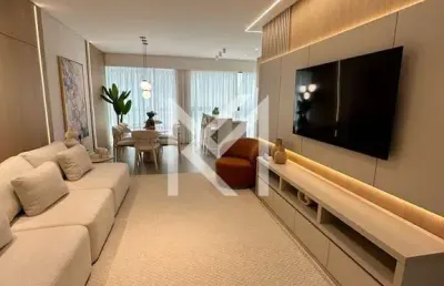 Apartamento à venda na Rua 232/234, Meia Praia, Itapema