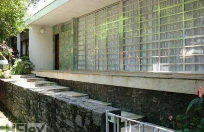 Casa no alto de pinheiros com 3 quartos sendo 1 suíte, 4 vagas de garagem