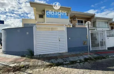 Vendo amplo, charmoso e de esquina, sobrado/casa em são josé sc
