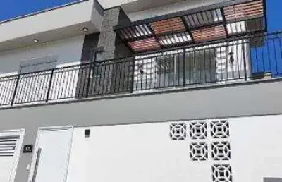 Vendo casa 3 dormitórios, 2 vagas, em alto padrão, na pedra branca
