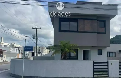 Casa com 3 quartos à venda na Bela Vista, Palhoça 