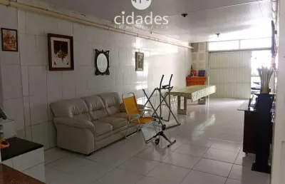 Casa com ótimo tamanho e em local tranquilo e seguro