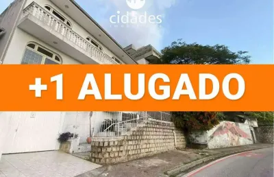 Aluguel de casa na prainha, bairro josé mendes, próximo ao centro de florianópolis, 3 quartos com garagem com vista livre