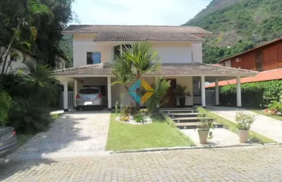Casa com 4 dorms, itacoatiara, niterói - r$ 2.9 mi, cod: 651
