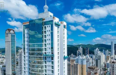 Vende-se apartamento em balneário camboriú de frente para o mar, permuta em apartamento em londrina e curitiba.