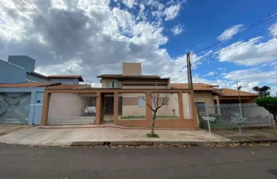 Casa à venda em londrina, brasília, com 4 quartos, com 233 m²