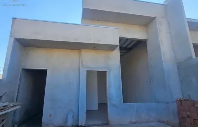 Casa casa assobradada em de conclusão, próximo a aabb;  3 quartos, suíte máster, 3 banheiros, copa, 01 lavabo, sala com 2 ambientes, tv, jantar; infra instrutora de ar condicionado, agua quente, banhe