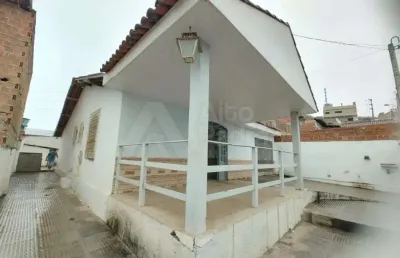 Casa com 3 quartos para alugar na Avenida Cícero Batista de Oliveira, 1632, Alpes Suiços, Gravatá