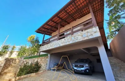 Casa à venda com vista incrível, área de lazer completa e localização segura!