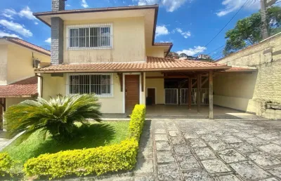 Linda casa dentro de condomínio  geminada de um  lado só no bairro de araras teresópolis!