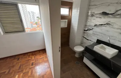 Impecável apartamento já reformado, em localização privilegiada.