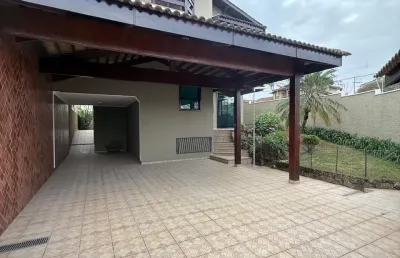 Belissímo sobrado à venda no residencial jardim sevilha zona sul da cidade