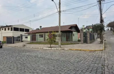 Casa térrea semimobiliada em farroupilha - churrasqueira e jardim