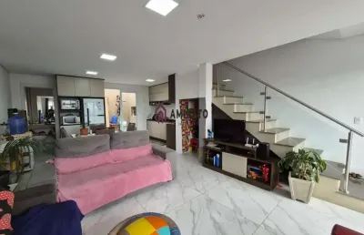 Sobrado semi-mobiliado no bairro belvedere - farroupilha - com churrasqueira e piso laminado