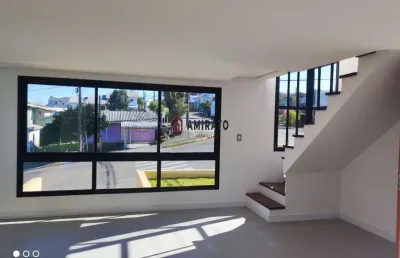 Excelente oportunidade: sobrado com ótima iluminação solar em todos os ambientes no bairro monte verde, farroupilha.