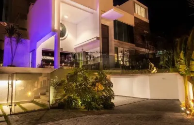 Casa alto padrão próximo à praia, praia brava! condomínio exclusive riviera.