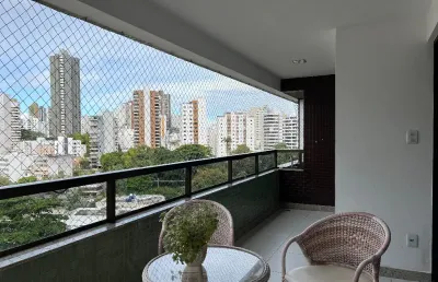 3/4, sendo uma suíte, duas garagens, localização privilegiada da graça.