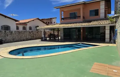 Excelente custo beneficio, casa 5/4 c/ piscina, à 500 mt. p/ praia da gávea