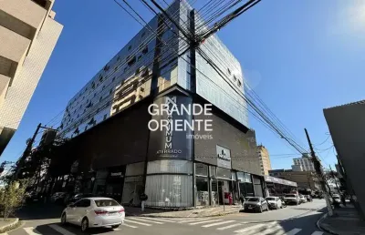 Salas comerciais 50m² cada no aterrado – aluguel juntas ou separadas