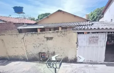 Casa em terreno de 300m², oportunidade no setor garavelo próx ao tático!