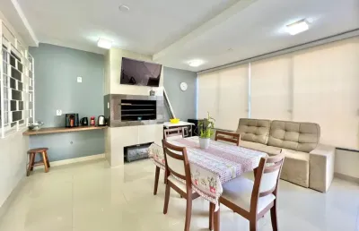 Casa com pátio á venda toda reformada no bairro harmonia em canoas!