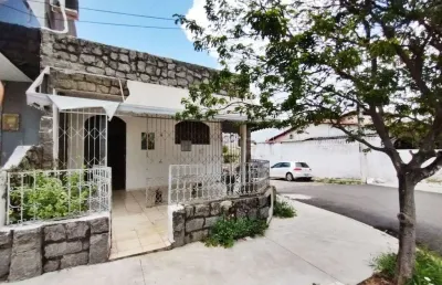 Oportunidade em avenida comercial – casa de esquina!