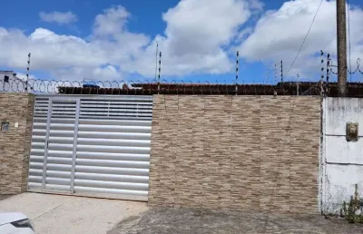Casa no bairro planalto: pronta para morar, toda reformada e com 2 quartos.