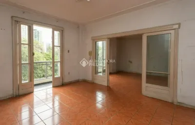 Ótimo apartamento original no centro histórico de 3 dormitórios, andar al