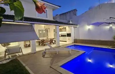 Casa com 4 quartos à venda na avenida cândido sales, 7r7q+cg, arembepe (abrantes), camaçari por r$ 1.300.000