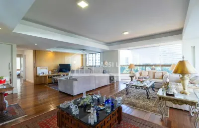Apartamento à venda com 3 quartos, sendo 3 suítes, 195m² em moema