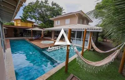 Sauípe - 1.408,47m² total - porteira fechada - 5 suítes - energia solar - splits - armários - piscina c/ deck - spa - espaço gourmet - 3 vagas