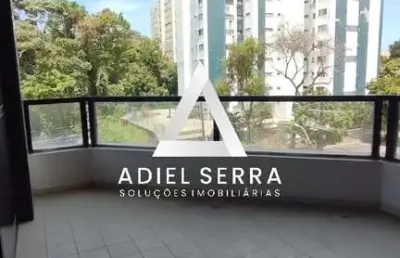 Itaigara - 211m² - 4 quartos sendo 2 suítes - master c/ banheira - varanda - dependência completa - bar - lavabo - armários - 3 vagas