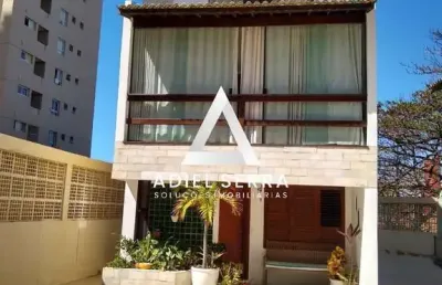 Armação | casa com 5 suítes + home office | 220m² | condomínio fechado | 300m da praia | infraestrutura completa