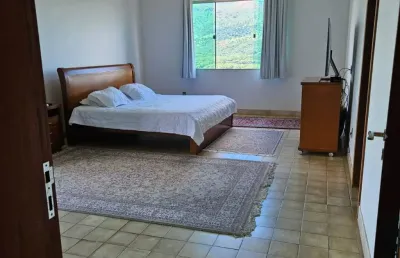 Linda casa, com vista maravilhosa, em um condomínio fechado no bairro chácaras bráunas