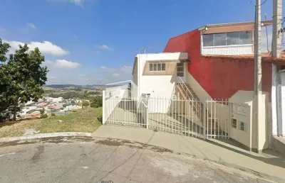 Sobrado com 2 unidades independentes – bairro tranquilo em são josé dos campos – ideal para morar e investir