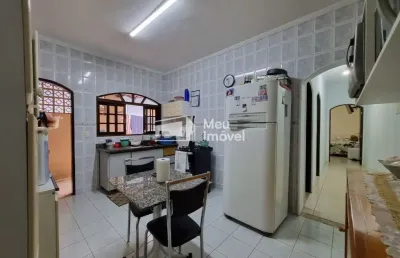 Casa com 2 dormitórios e 2 vagas no bairro cidade morumbi – zona sul de são josé dos campos/sp – ideal para famílias que buscam praticidade e conforto em região valorizada da cidade.