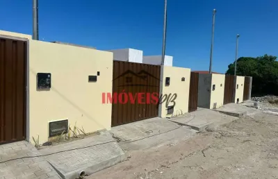Casa a venda em carapibus com 2 quartos, com piscina.