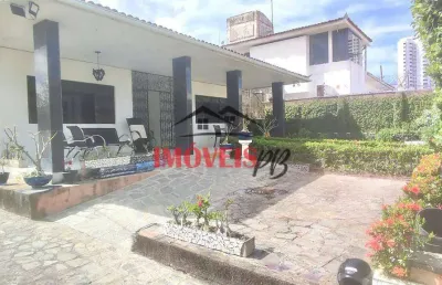 Casa no expedicionário com 4 quartos/ 3 suítes e 2 salas