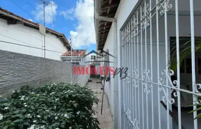 Ótima casa em agua fria toda ampla e otima localidade