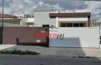 Casa no geisel com 3 quartos sendo 2 suítes com piscina