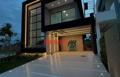 Casa em condomínio fechado com 4 suítes e piscina privativa