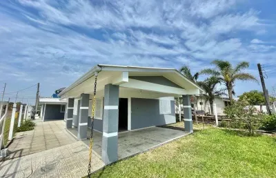 Casa com 4 quartos à venda na balduino reinaldo mello esq venacio aires, 752, zona nova, capão da canoa por r$ 700.000