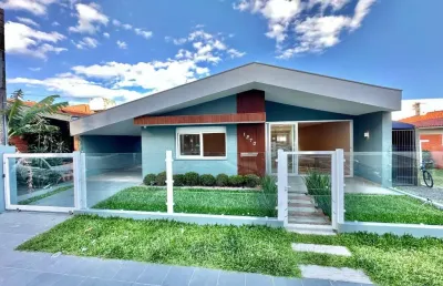 Casa com 3 quartos à venda na avenida beira mar, 1270, zona nova, capão da canoa por r$ 2.100.000