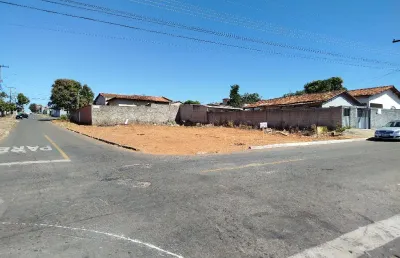 Lote comercial de esquina em frente a igreja cristo rei. aluga sem fiador.
