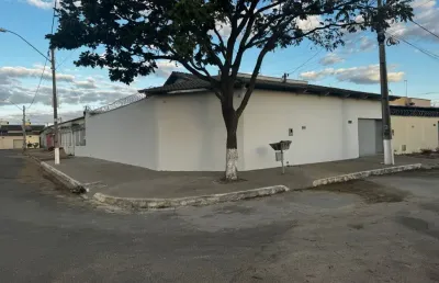 Casa 3 quartos de esquina com piscina na região do portal sul shopping