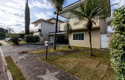 Sobrado 4 suítes em condomínio de luxo. aluga sem fiador.