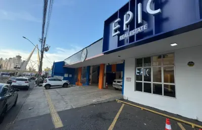 Imóvel comercial na avenida 85 com excelente fluxo de carros e pedestres.